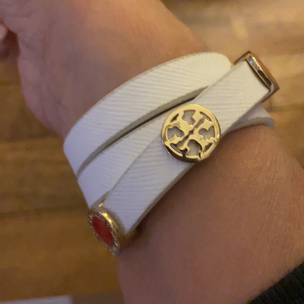 Leather bracelet